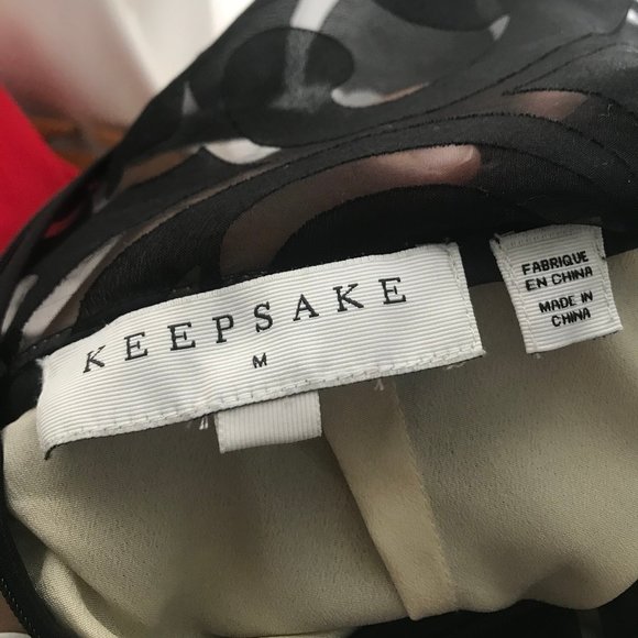 Lace keepsake dress size medium - Picture 3 of 3